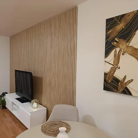 アパート Central Apartment