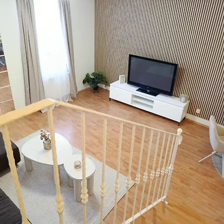 アパート Central Apartment ブラチスラヴァ