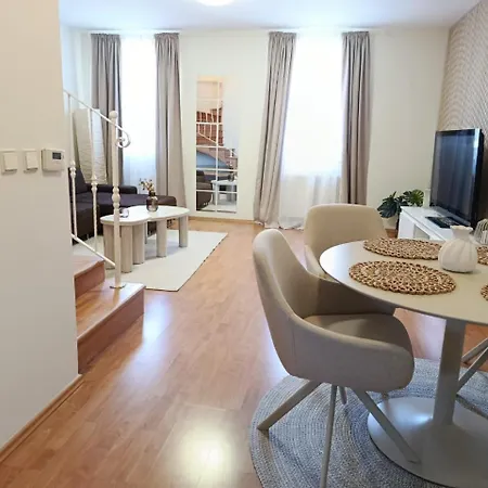 Central Apartment * ברטיסלאבה