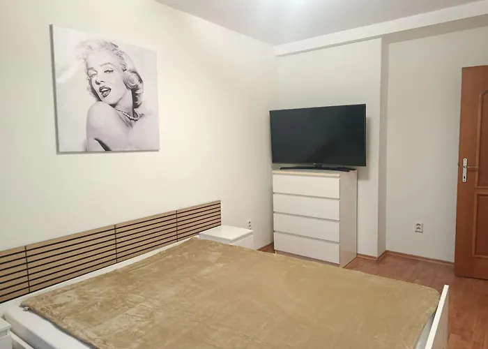 Central Apartment Апартаменти