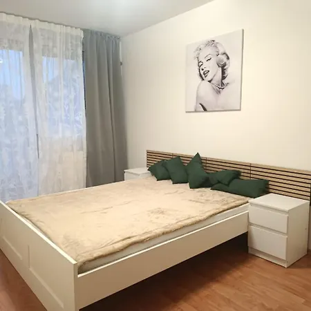 Central Apartment ברטיסלאבה